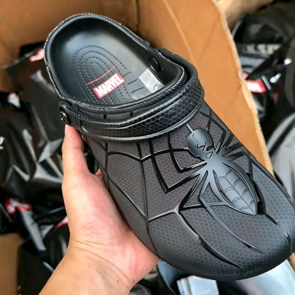 Klapki z nadrukiem Spider-Mana – Men Shoes Red Tape recenzja i cena